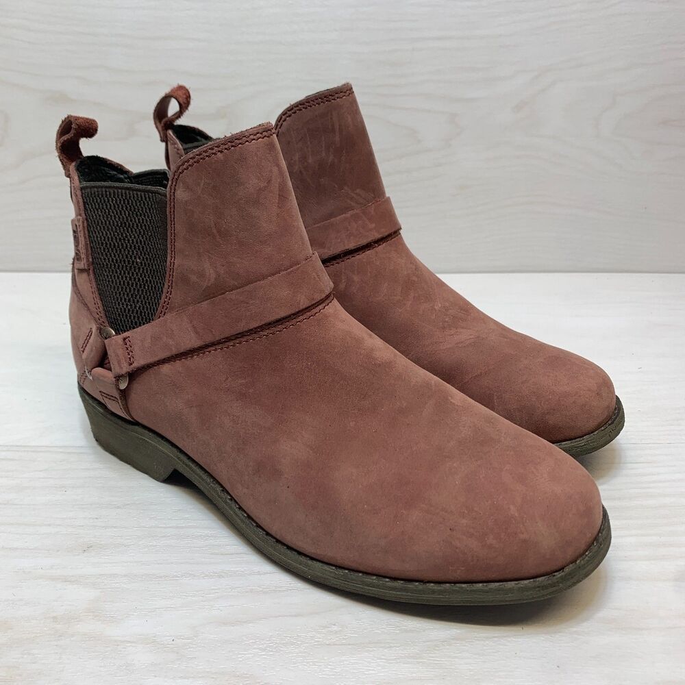 Teva De La Vina Dos Chelsea Boots Women's Size 7.5 Red Suede Round Toe Comfort